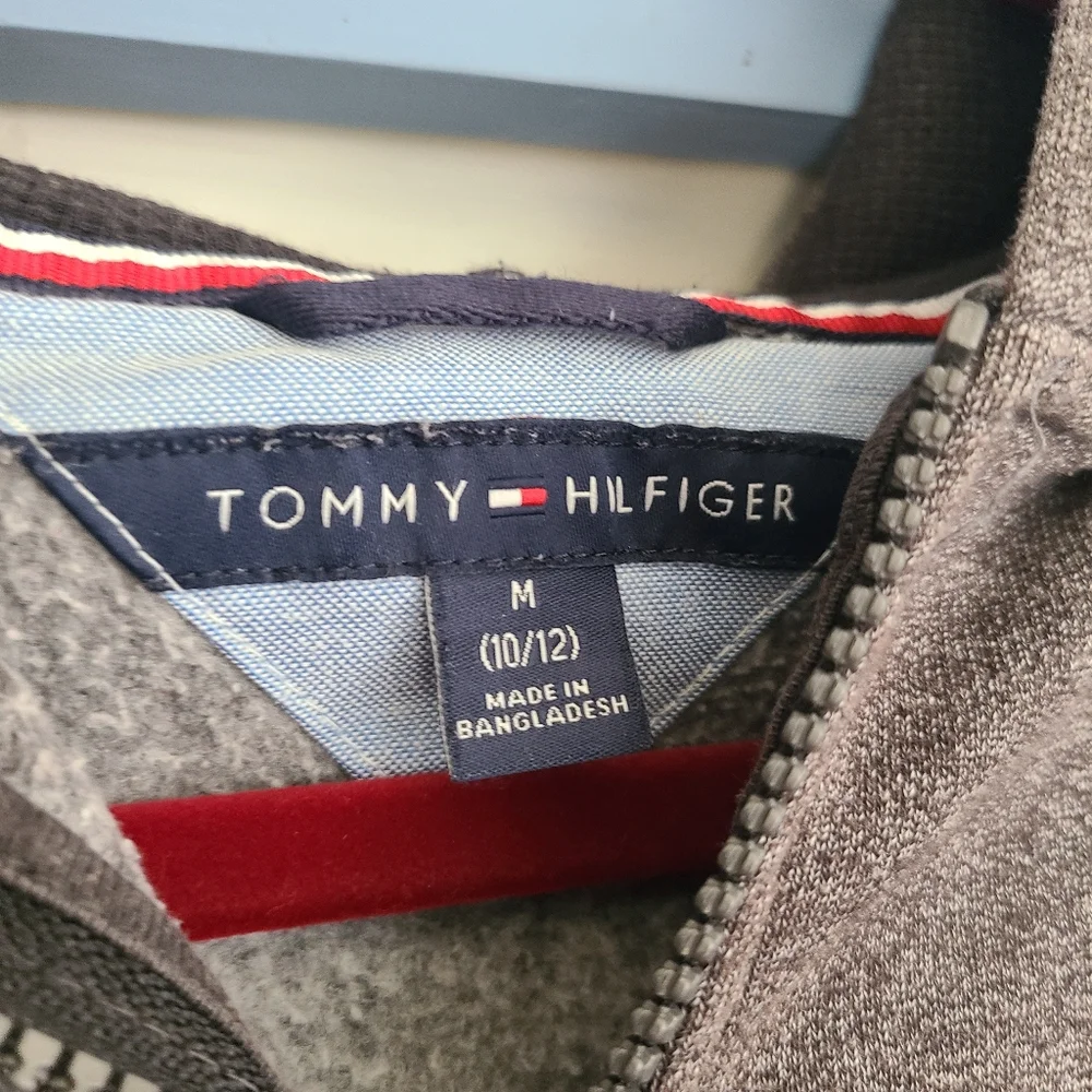 Tommy Hilfiger zip-up hoodie - Picture 2 of 4
